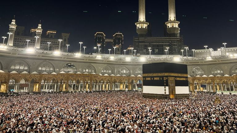Muslim pilgrims circle the Kaaba as they perform Tawaf at the Grand Mosque, during the annual haj pilgrimage, in Mecca, Saudi Arabia, June 18, 2024. REUTERS/Mohammed Torokman
