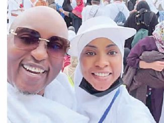 Oluwo Under Fire For Exposing Head In Mecca (Photo)