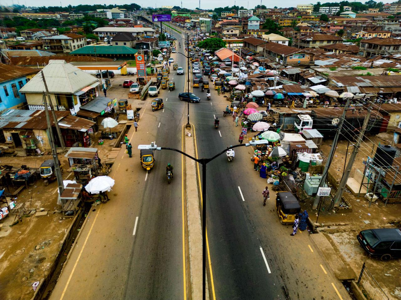 PHOTOS: Reconstruction Of Bus Stop Gate-Oje-Beere To Oja-Oba By Seyi Makinde