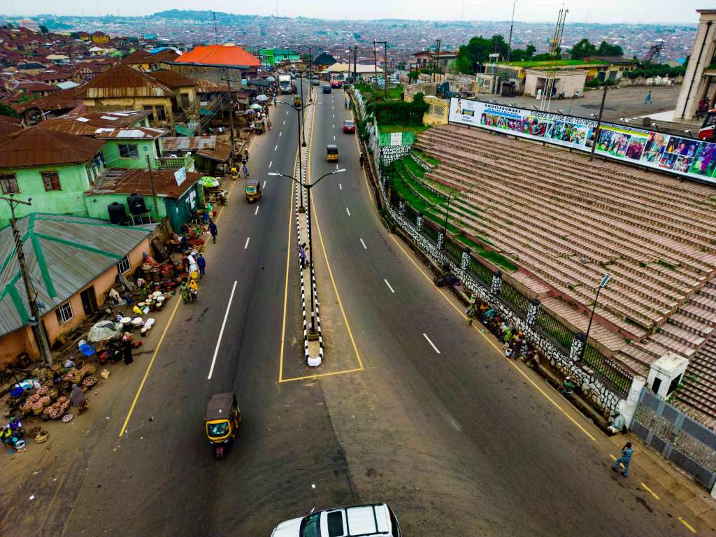 PHOTOS: Reconstruction Of Bus Stop Gate-Oje-Beere To Oja-Oba By Seyi Makinde