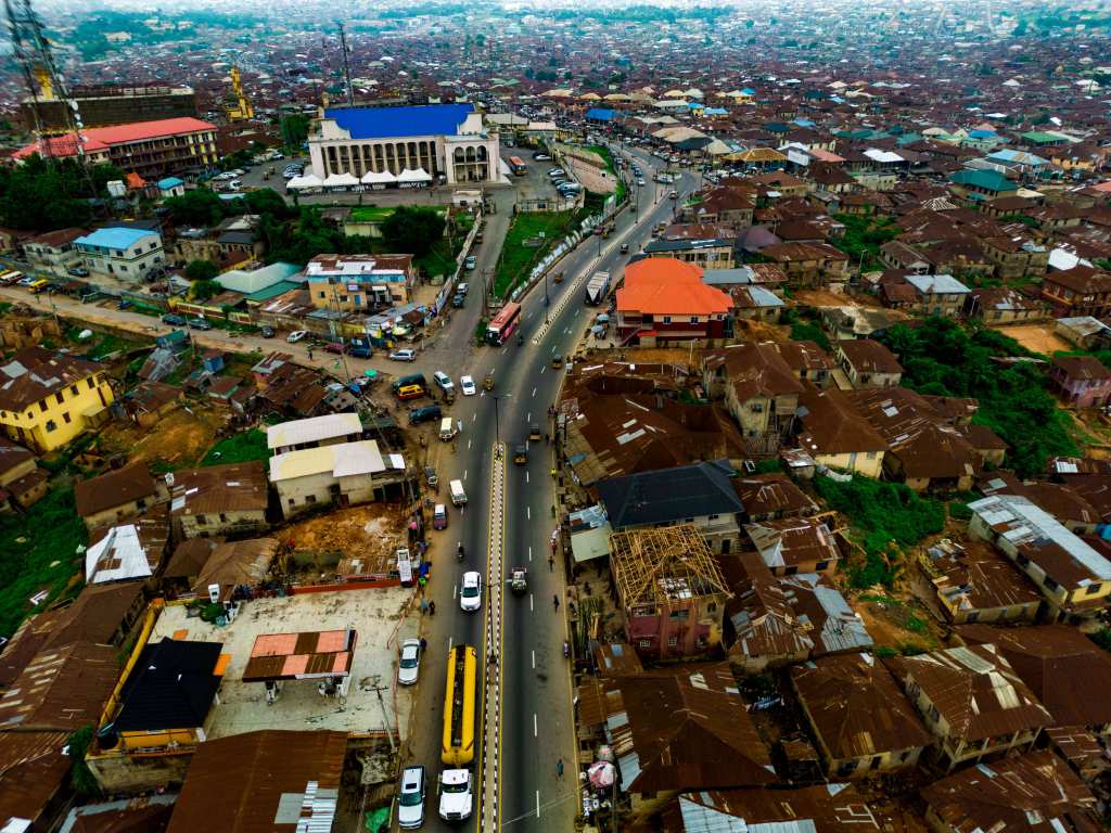 PHOTOS: Reconstruction Of Bus Stop Gate-Oje-Beere To Oja-Oba By Seyi Makinde