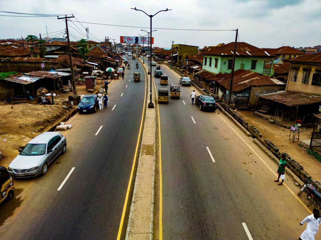 PHOTOS: Reconstruction Of Bus Stop Gate-Oje-Beere To Oja-Oba By Seyi Makinde