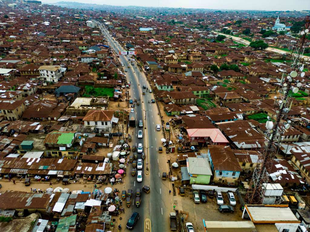 PHOTOS: Reconstruction Of Bus Stop Gate-Oje-Beere To Oja-Oba By Seyi Makinde