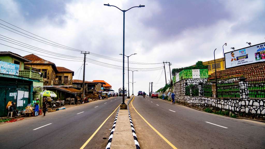 PHOTOS: Reconstruction Of Bus Stop Gate-Oje-Beere To Oja-Oba By Seyi Makinde