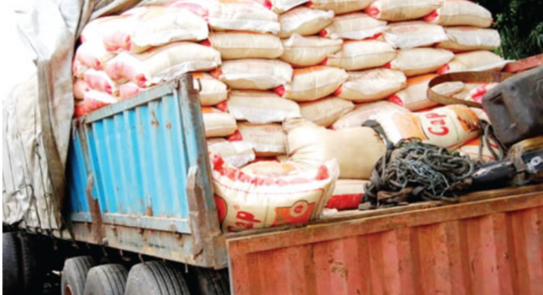 Lagosians Throw Stones At Customs Officers After Seizure Of Bags Of Rice