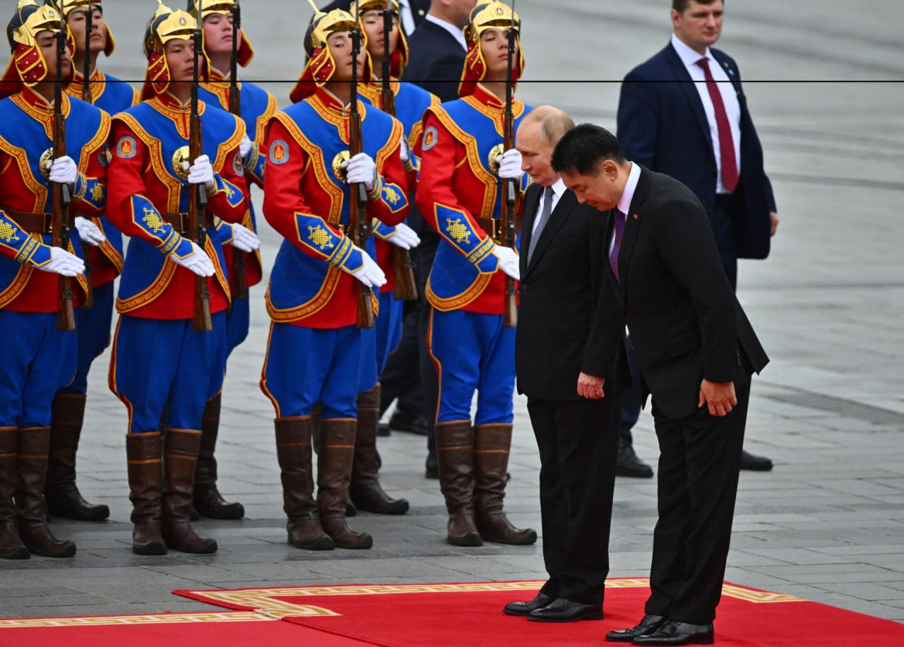 Putin Gets Lavish Welcome Party In Mongolia, As He Arrives In Style (Photos)