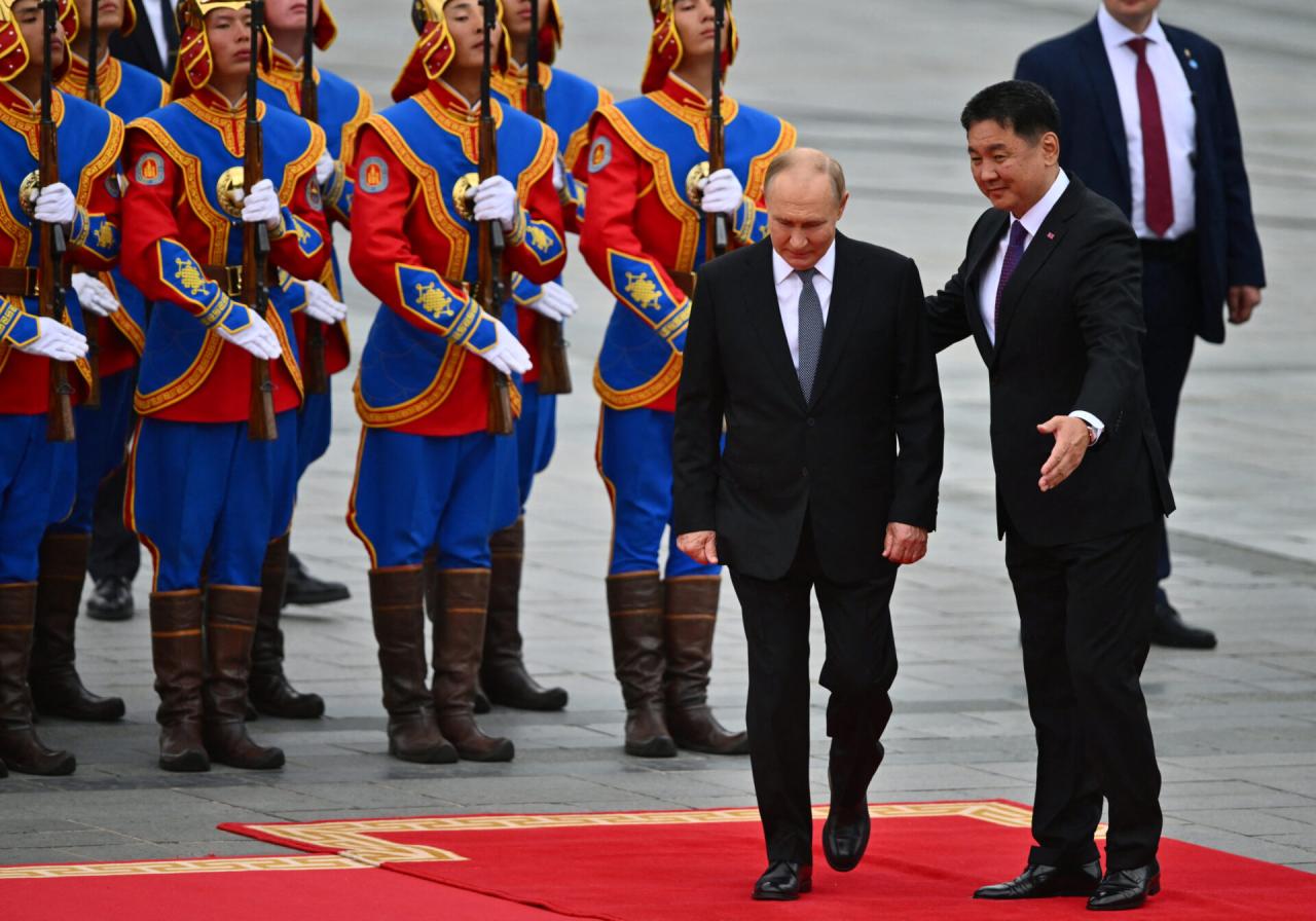 Putin Gets Lavish Welcome Party In Mongolia, As He Arrives In Style (Photos)